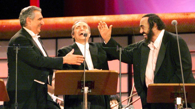 The three tenors (l-r Plácido Domingo, José Carreras and Luciano Pavarotti)