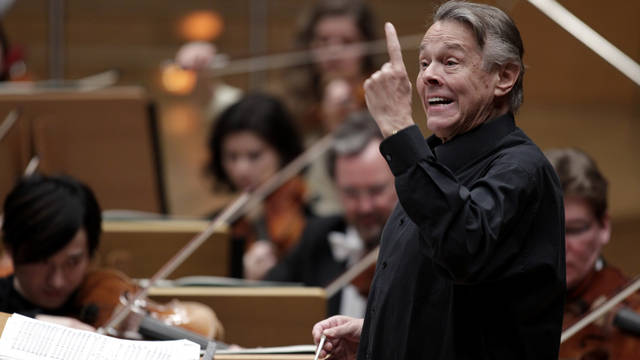 Lettischer Dirigent Mariss Jansons leitet das Symphonieorchester des Bayerischen Rundfunks in der Philharmonie Köln