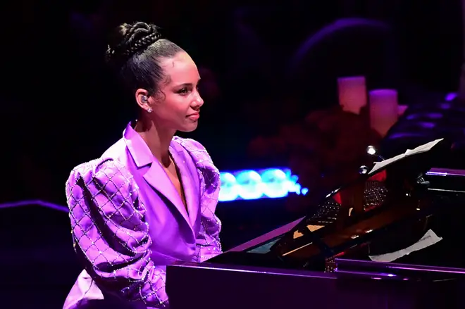Alicia Keys plays Beethoven in honour of Kobe Bryant