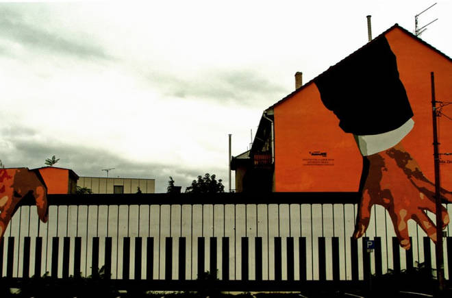 Piano wall street art