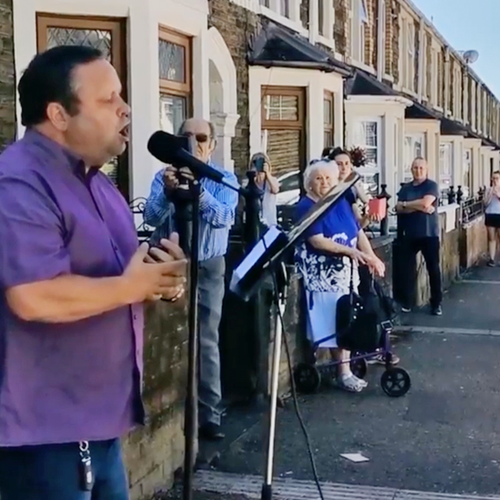 Paul Potts performed ‘Nessun Dorma’ on street for wedding anniversary lockdown celebrations in Welsh town