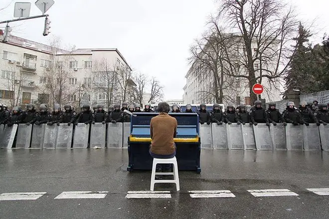 Pianist in Kiev