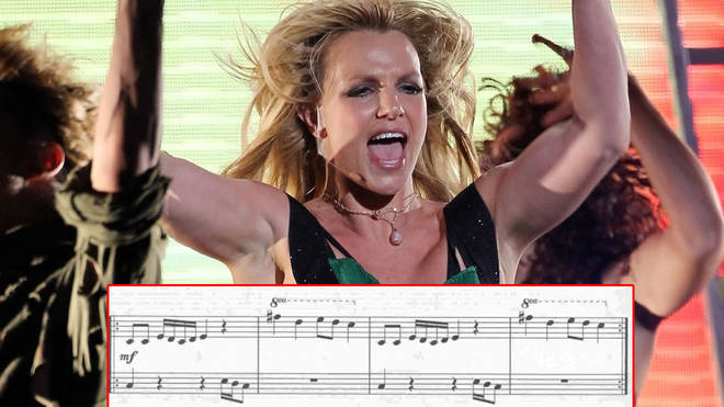 Britney Spears sings 'Toxic'