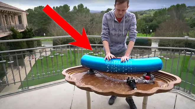 Musician plays ‘Interstellar’ theme on a hydraulophone