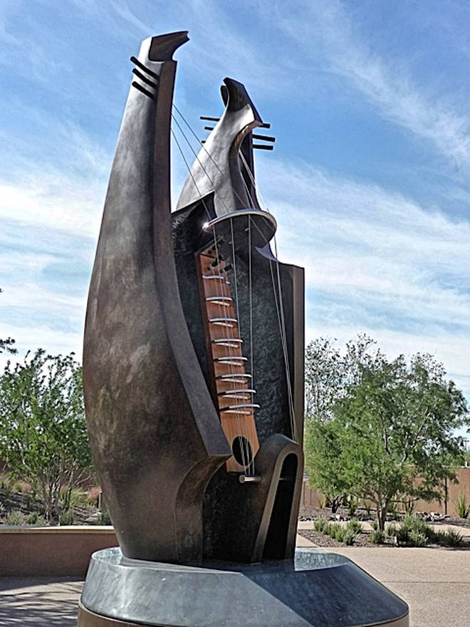 Louis Halleux’s musical sculpture, ‘Phoenix’.