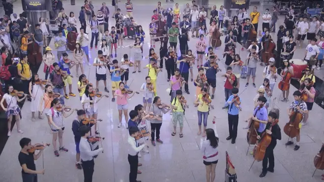 Hong Kong Airport Flashmob