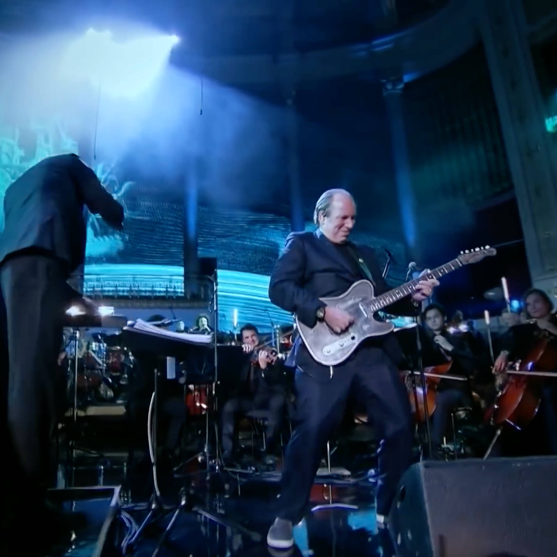 Hans Zimmer performs his own 'Inception' guitar solo – and of course it's  epic - Classic FM