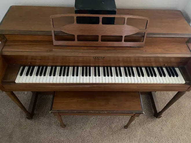 One Craigslist seller’s claim that their piano isn’t haunted has made the advertisement go viral. We’ll let you decide if it really is cursed.