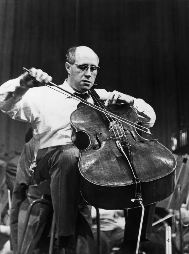 Rostropovich plays cello with his iconic endpin