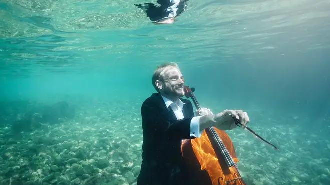 Toke Møldrup played the cello in the Croatian sea