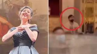 Young opera fan stands up during soprano Lisette Oropesa’s recital to sing tenor part