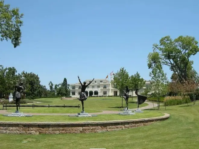 The statue of Marjorie Tallchief had stood on the Tulsa museum’s west lawn for 15 years.