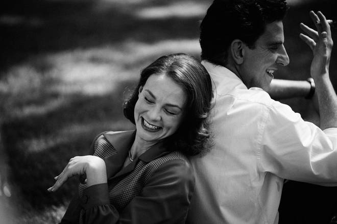 Carey Mulligan as Felicia Cohn Montealegre and Bradley Cooper as Leonard Bernstein