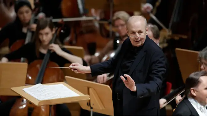 Stefan Soltesz was conducting at the Bavarian State Opera when he collapsed at the podium during the first act