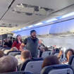 Singers from Cape Town Opera serenaded a plane full of passengers travelling to Johannesburg last month.