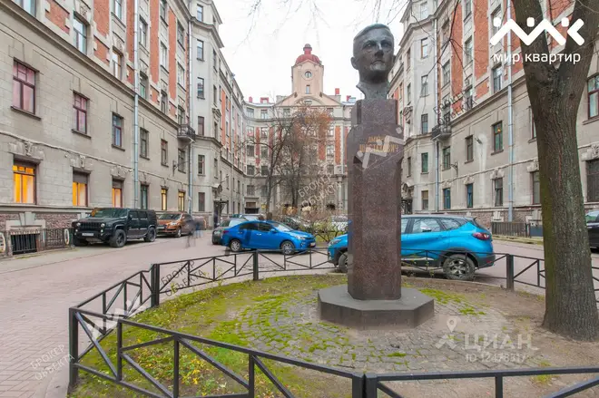 A bust of Shostakovich stands outside his former residence
