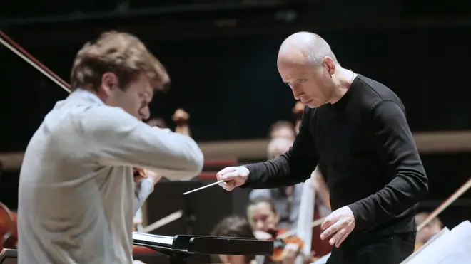 Paavo Järvi conducting at FRANCE-MUSIC-ARCHITECTURE