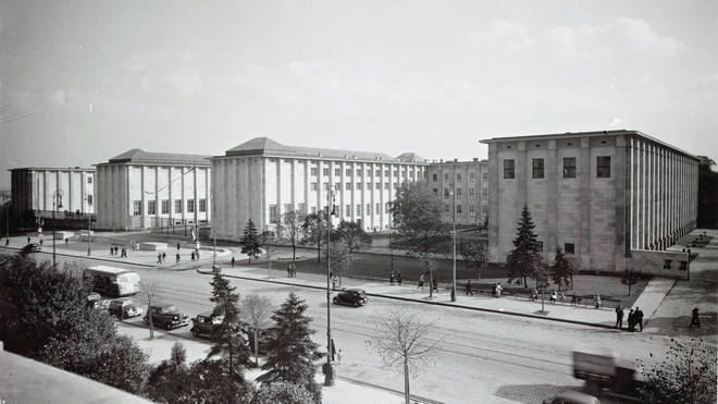 Main facade of the National Museum in Warsaw, 1938