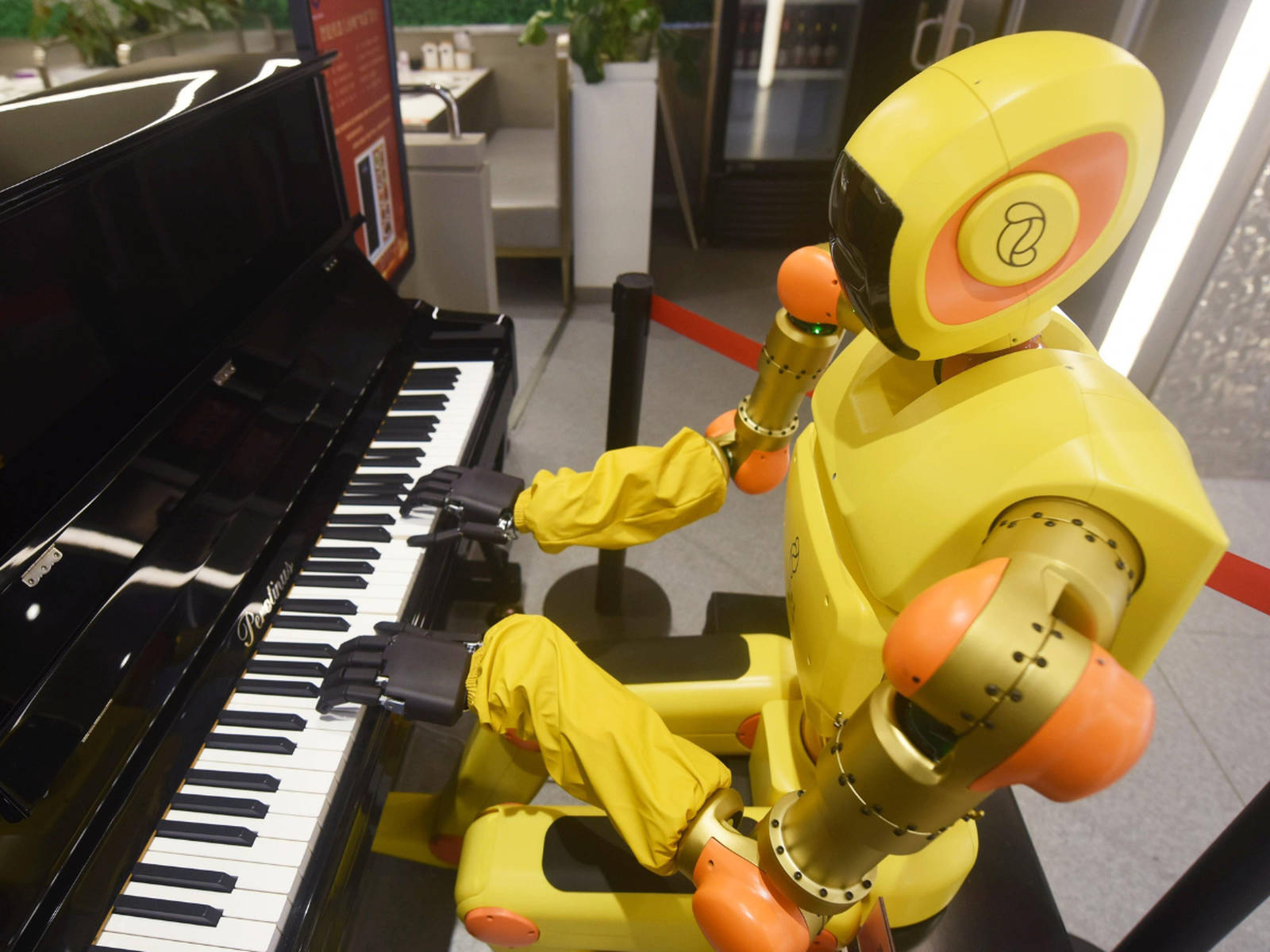 This piano-playing robot developed by leading AI lab can also read human  emotions - Classic FM