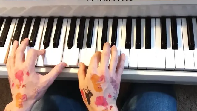 How to fake being good at the piano – finger spacing