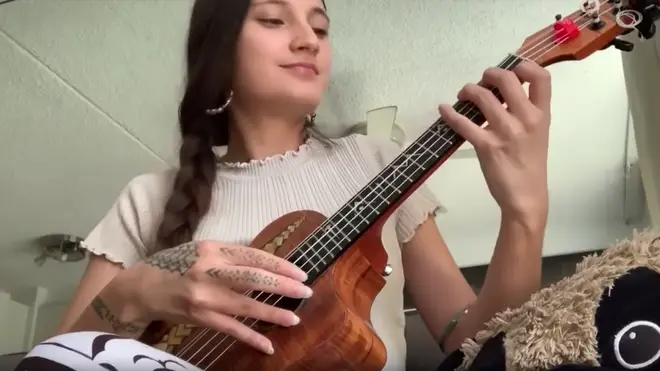 Ukulele mash-up of 'Carmen' and 'Phantom of the Opera'