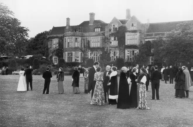 Glyndebourne hosts summer festival-goers in 1939