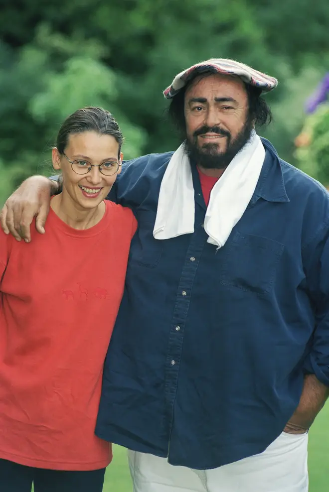 Luciano Pavarotti with his second wife, Nicoletta Mantovani