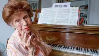 Colette Maze, who became the oldest pianist to record an album aged 108, has died at the age of 109.