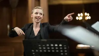Conductor and organist Anna Lapwood awarded MBE in 2024 New Year Honours