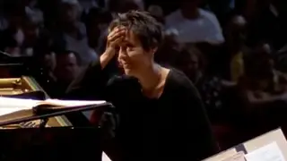 Maria João Pires in 1999, when she had learned the wrong piano concerto.