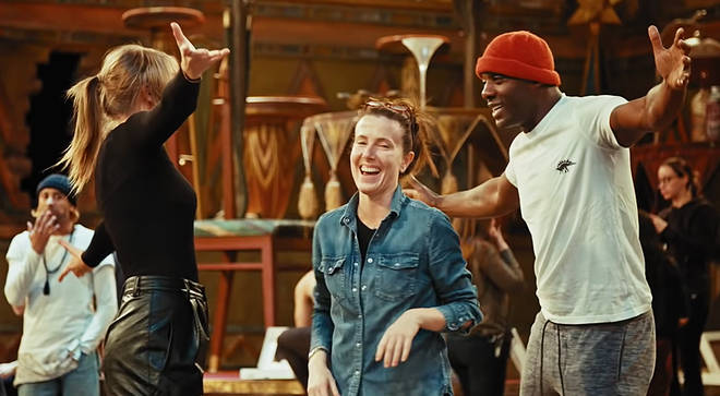 Taylor Swift and Idris Elba rehearse choreogrpahy at ”cat school”