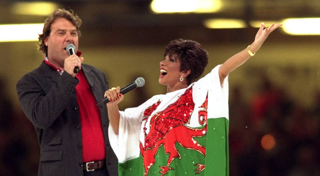 Bryn Terfel and Dame Shirley Bassey sing 'World in Union' in 1999