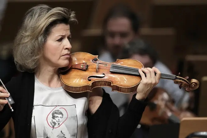 Violinist Anne-Sophie Mutter calls out smartphone use in concert