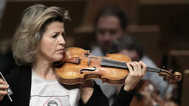Anne-Sophie Mutter was cheered for making a stand on the use of smartphones in concerts