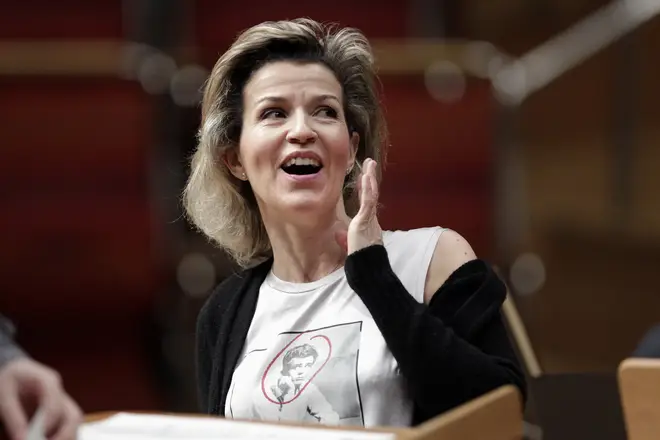 Anne-Sophie Mutter was cheered for standing up to the use of smartphones in concerts